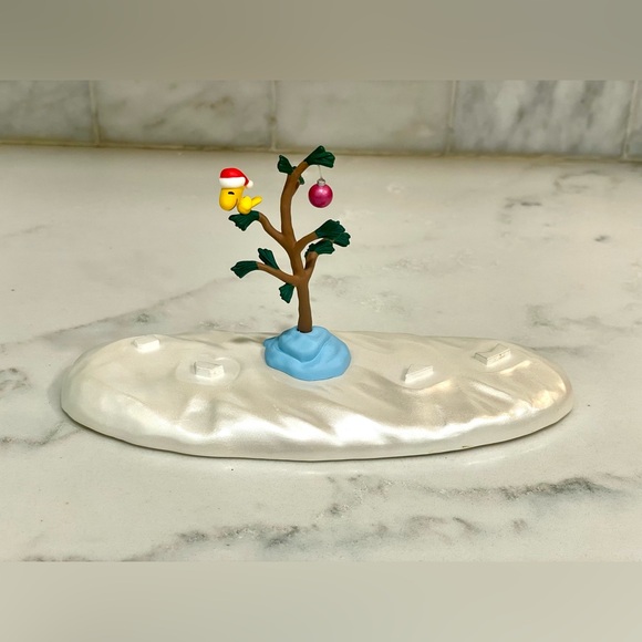 Hallmark Charlie Brown Christmas Snow Scene Table Top Display-Vintage - Picture 2 of 7